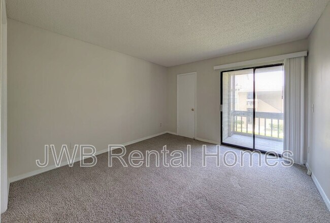 Building Photo - 10200 Belle Rive Blvd