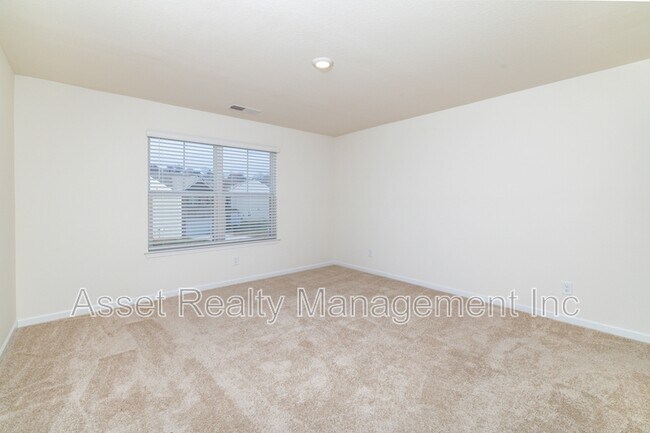 Building Photo - 4714 Willow Bluff Cir