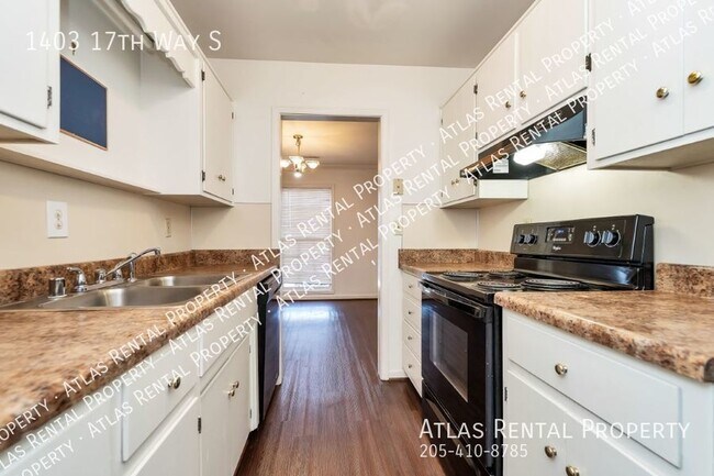 Building Photo - 1403 17th Way S