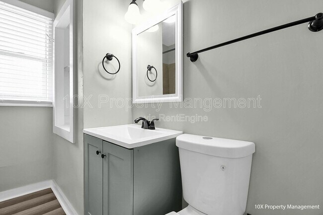 Building Photo - 1655 S 4th St