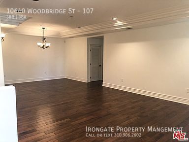 Building Photo - 10640 Woodbridge St
