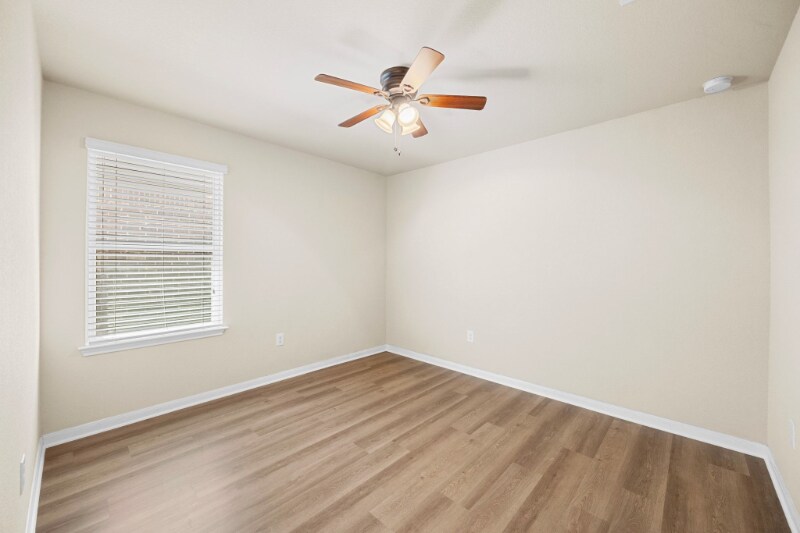 Building Photo - 5816 Roderick Dr