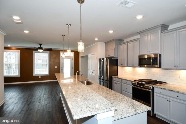 Building Photo - 20739 Heron Landing Dr