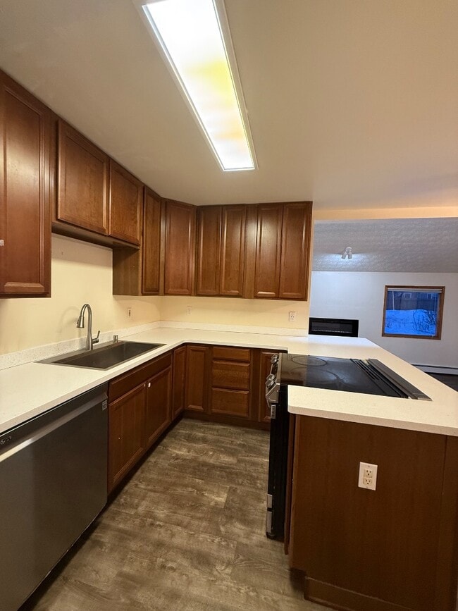 Building Photo - 9260 Roy St