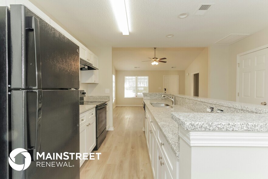 Building Photo - 136 Sterling Terrace Dr