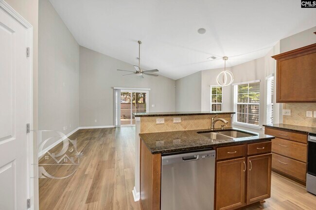 Building Photo - 161 Springhaven Dr