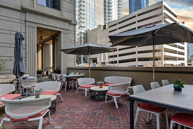 Building Photo - 3376 Peachtree Rd NE