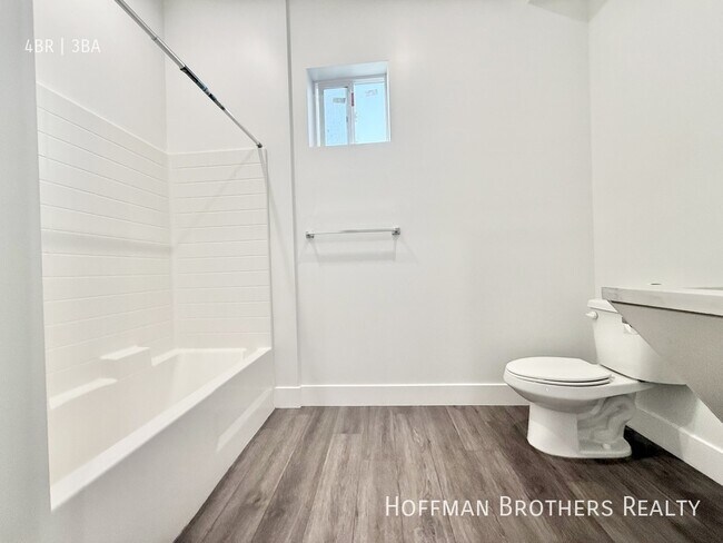 Building Photo - 6905 Ben Ave