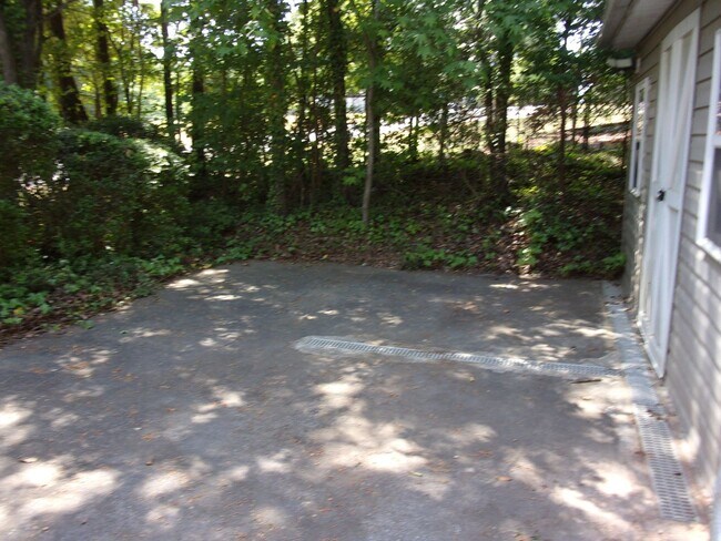 Building Photo - Recently Updated and Refreshed 3 Bedroom 2 Bath Home in Fort Mill