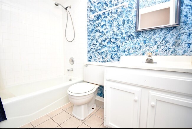 Building Photo - 261 N Gregory St