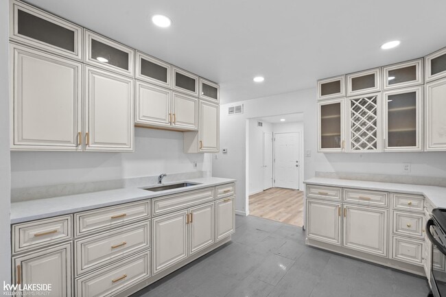 Building Photo - 21222 Atlantic Ave