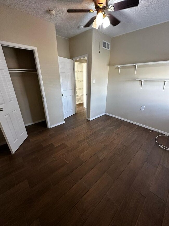 Building Photo - Two bedroom Apartment in Northeast El Paso!!
