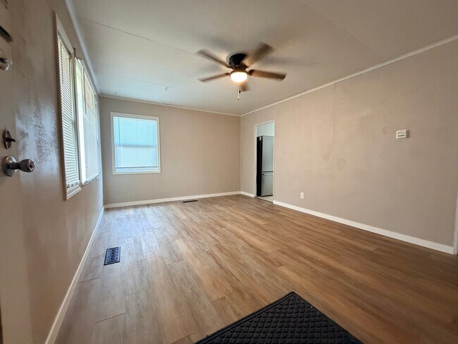 Building Photo - 1607 N 70th Ave
