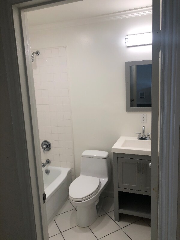 Building Photo - 213 Lower Via Casitas