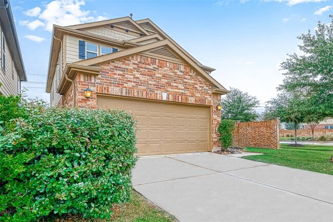 Building Photo - 15910 Copper Oak Ln