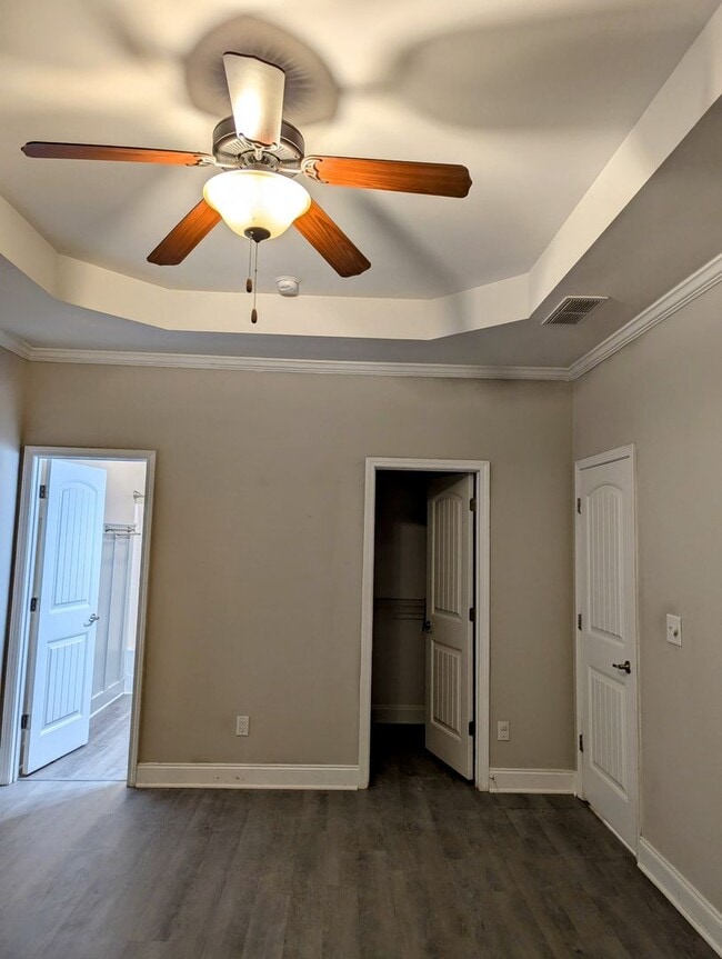 Building Photo - *Rent Special* 3 bedroom 2 bath home on th...