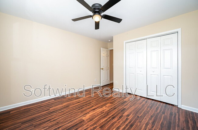 Building Photo - 1348 Hillside Dr
