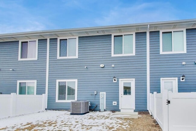 Building Photo - 1234 Gillespie Ln