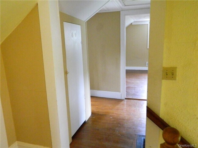 Building Photo - 34 Kings Hwy