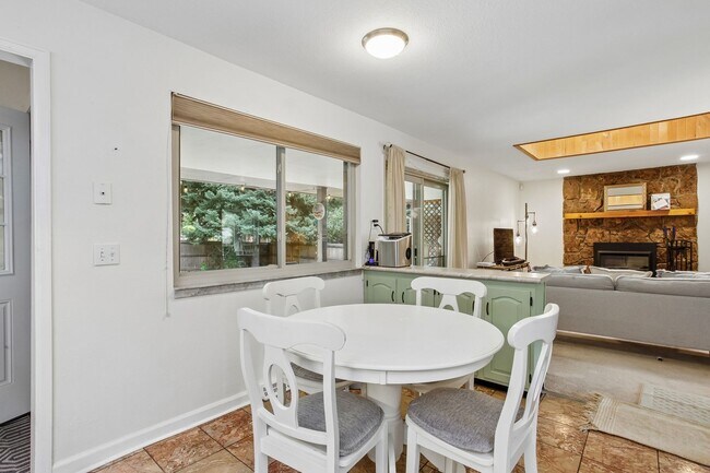 Building Photo - 3 bed + 3 bath / Ranch with Full Finished Basement!