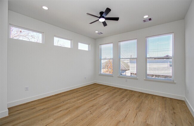 Building Photo - 1508 McKee St