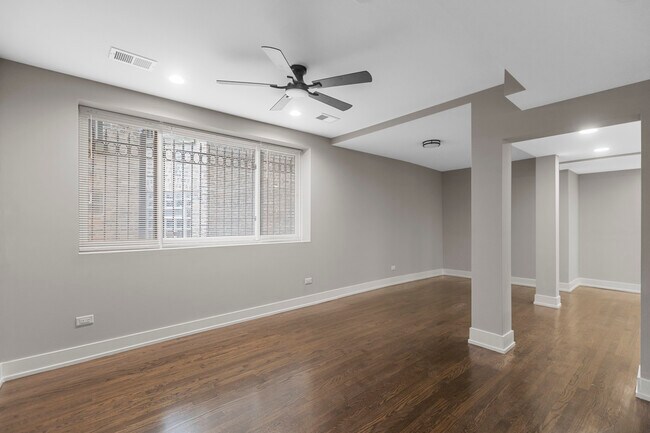 Building Photo - 2618 N Mozart St