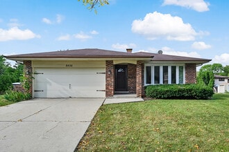 Building Photo - 8456 Dixon Ct