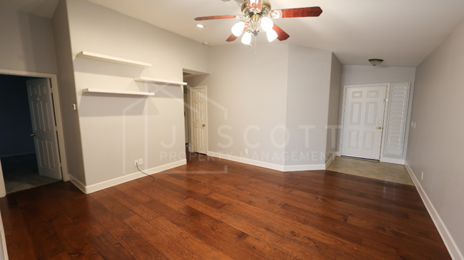 Building Photo - 3-Bedroom Beauty in Whitman Park – Minutes...