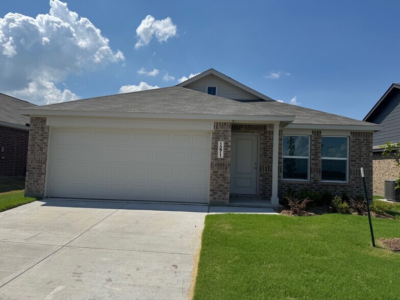 Primary Photo - 1271 Falcon Heights Dr