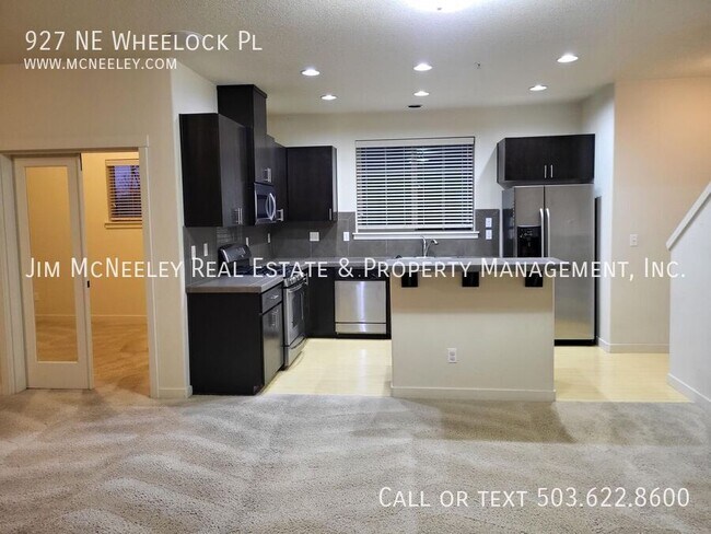 Building Photo - 927 NE Wheelock Pl