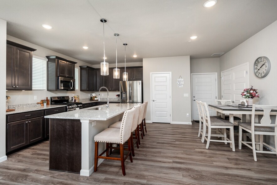 Building Photo - 1643 Rose Quartz Hts