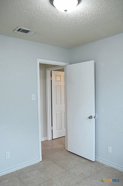 Building Photo - 2505 Hemlock Dr