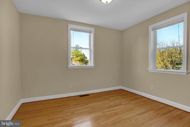 Building Photo - 23 Talbott Ave