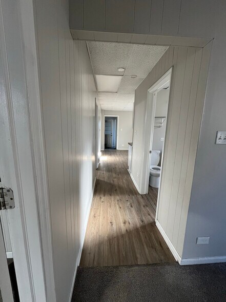 Building Photo - 917 N Cicero Ave