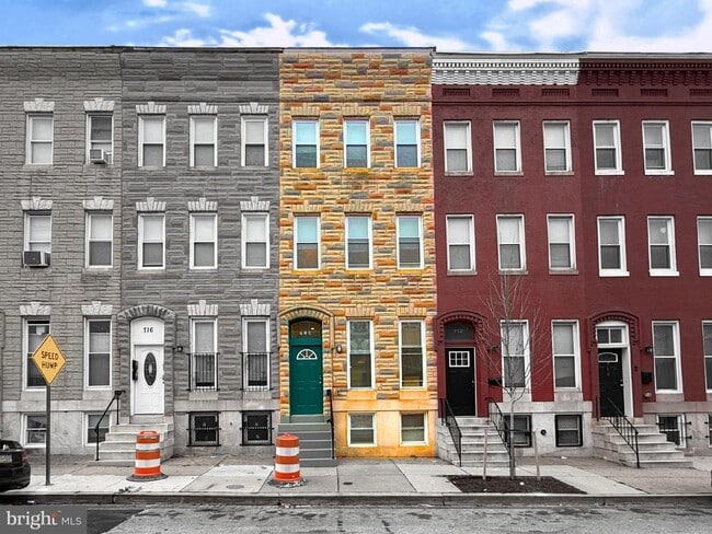 Building Photo - 714 Dolphin St