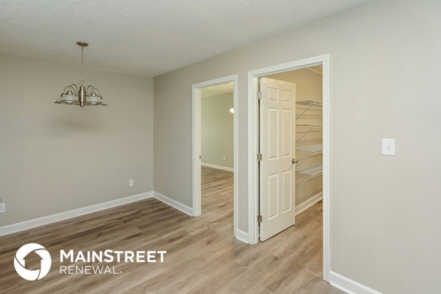 Building Photo - 9009 Trailhead Ct