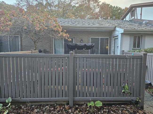 Patio - 200 Skyline Dr