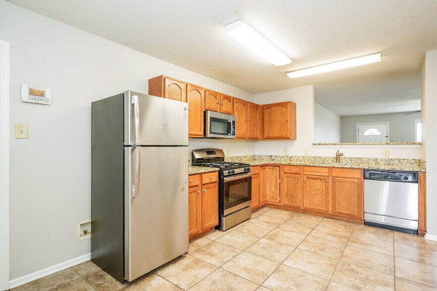 Building Photo - 10610 Crackling Dr