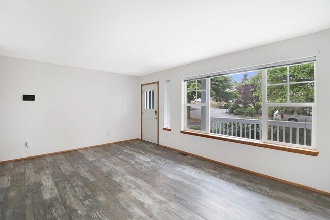 Building Photo - 2 Bed 1 Bath - Single Story - Pet Friendy ...