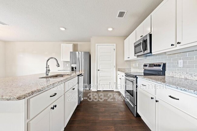 Building Photo - 724 Amador Avenue