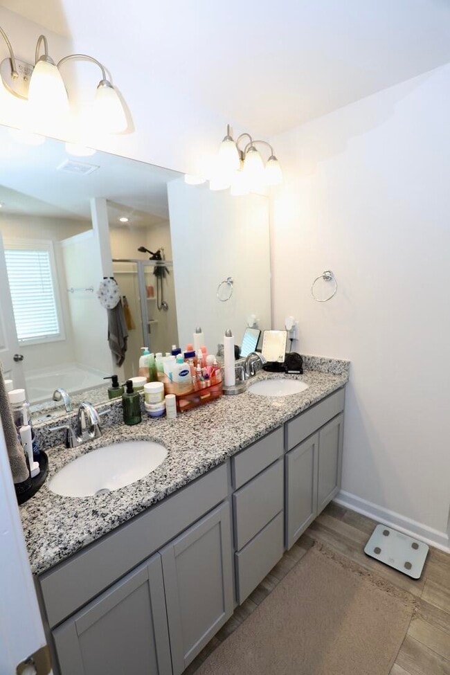 Building Photo - 1049 Crescent Moon Lp