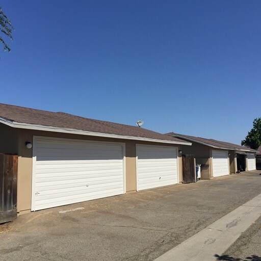 Building Photo - Rodeo Estates