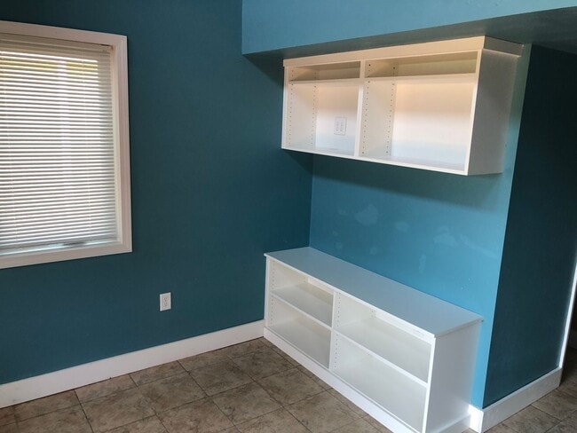 Building Photo - Newer tiny home in Harrisburg, OR!