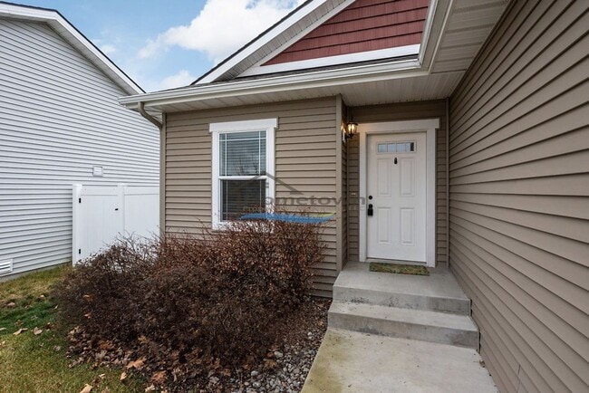 Building Photo - Stunning 3 Bedroom 2 Bath Home in The Landings!
