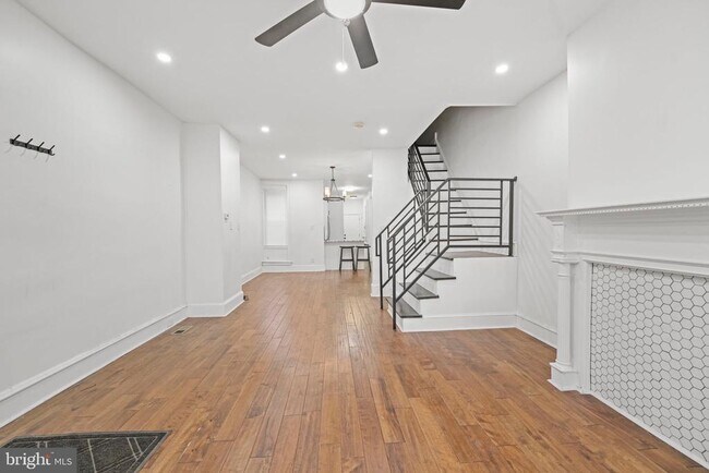 Building Photo - 5527 Catharine St