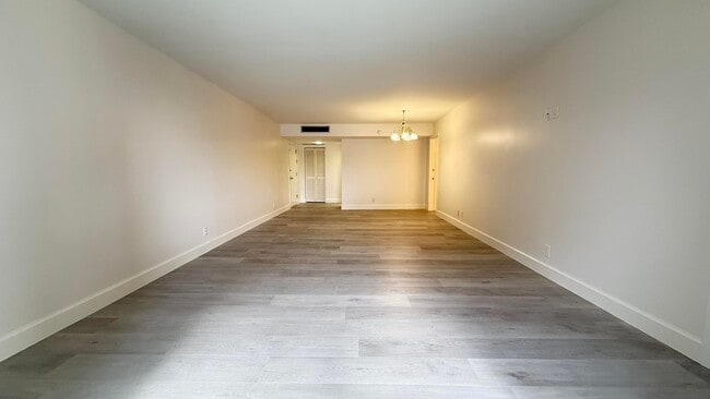 Building Photo - 2000 Presidential Way