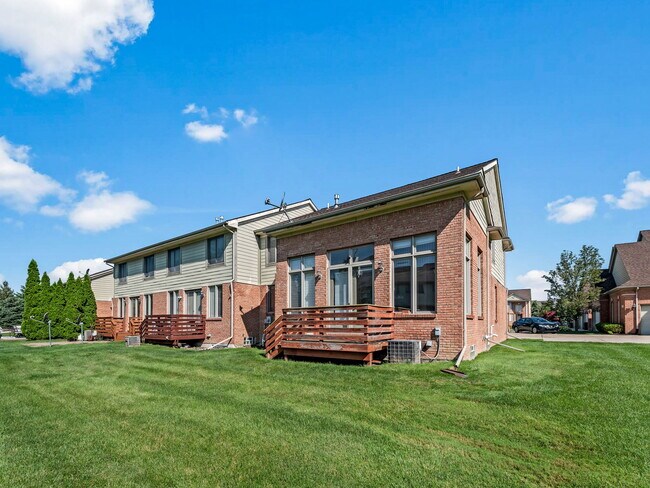 Building Photo - 1038 Lorenzo Ct