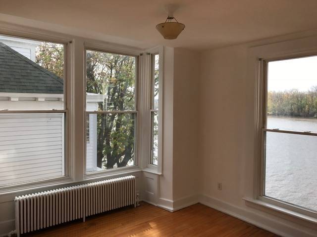Building Photo - 133 2nd Ave