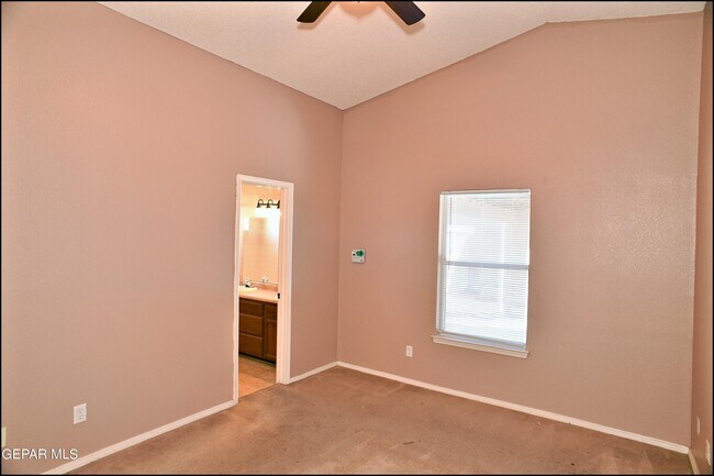 Building Photo - 3020 Tierra Mina Dr