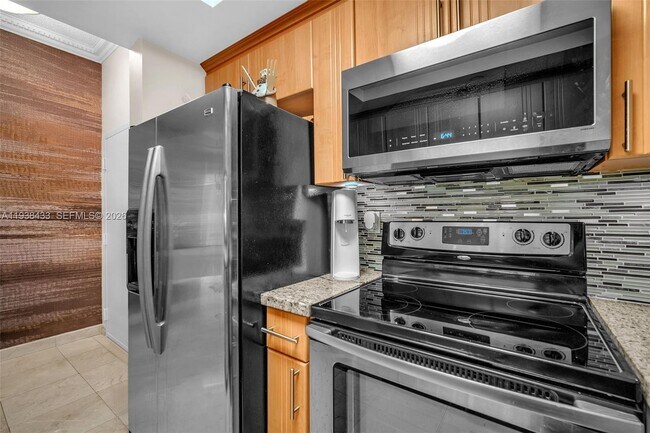 Building Photo - 9725 NW 52nd St